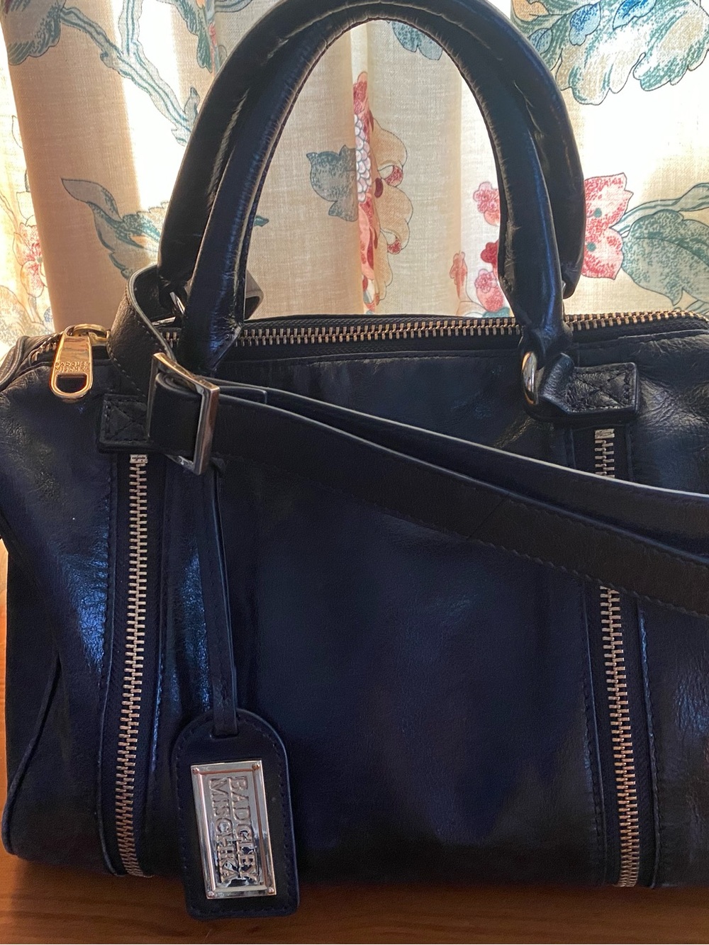 Stunning Badgley Mischka Black Leather Satchel Handbag - Designer Style